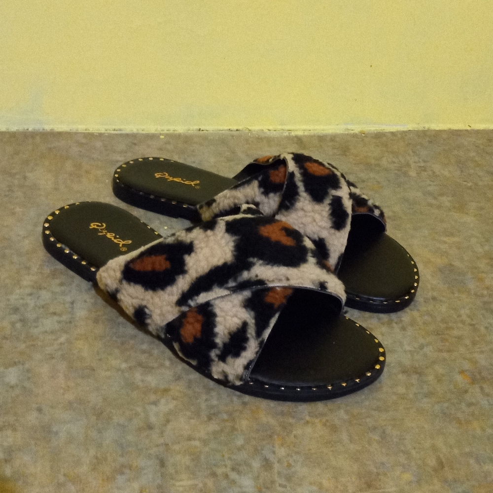 NWB Qupid Leopard  Kazen36/Sandals Various Size Chose Yours